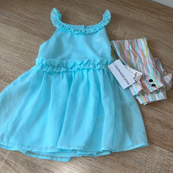 Little Girl's Ruffle Top & Leggings 2-Piece Set  size 5 - Picture 2 of 5